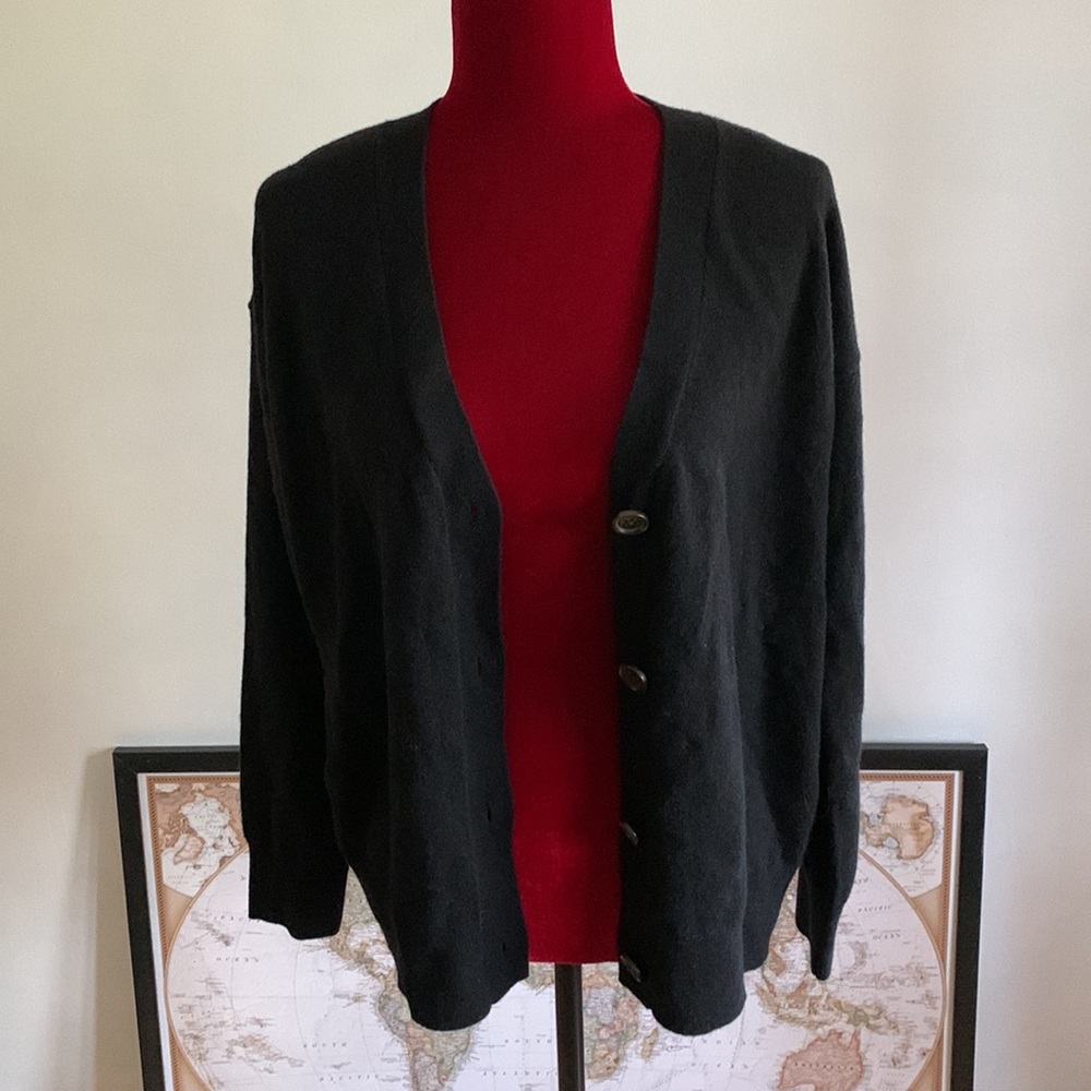 Cashmere Banana Republic v-neck cardigan NWT